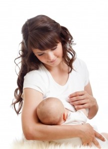Anyatejes táplálás, szoptatás fontos a gyermek egészséges fejlődése érdekében.